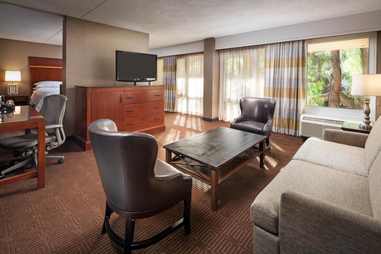 Sheraton Agoura Hills Hotel Екстер'єр фото